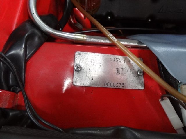 Fahrgestellnr. # 0434, was sagt die  003678  und die   04954? Farbe original?