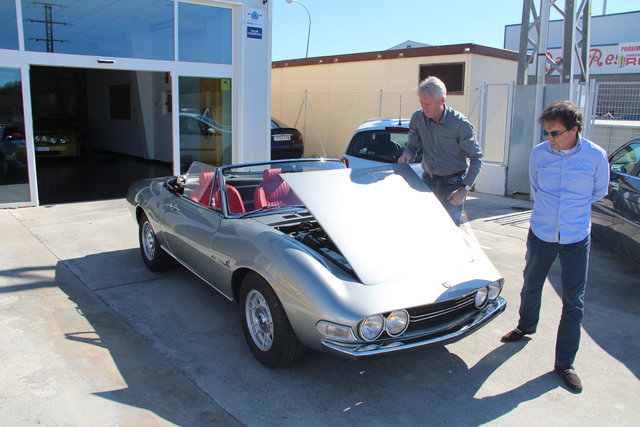 Und da schaue ich ihn mir an... zusammen mit Paco, der ihn verkauft hat