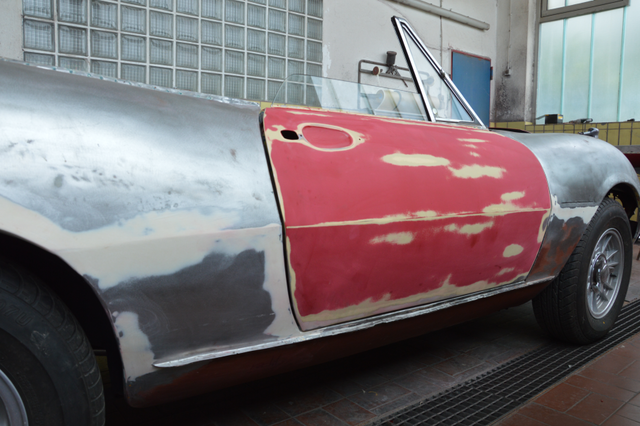 rechts mit allen neuen Blechen fertig