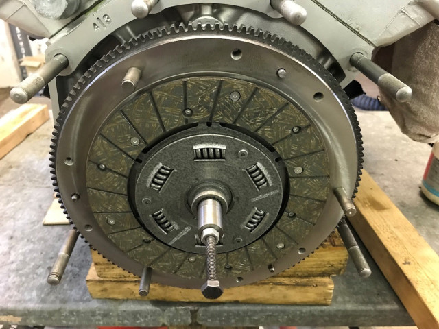 Zentrierung Kupplungsscheibe.jpg