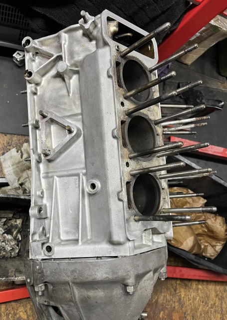 Sauberer Block links