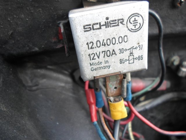 Das Relais was losse war und deshalb die Masse schelchten Kontakt hatte