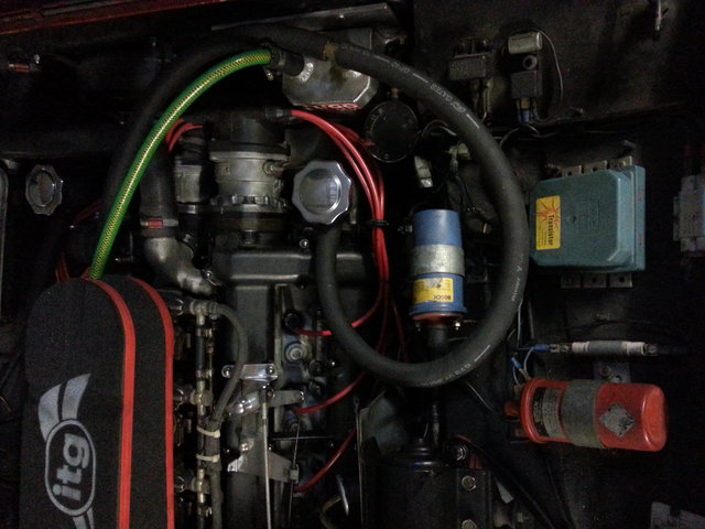 So sieht die Chose aus in meinem Dino 2.4 Coupé